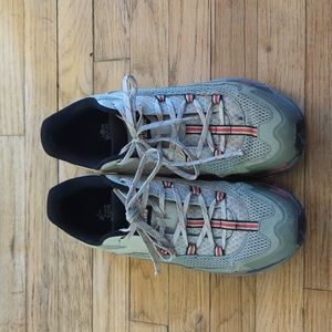 The North Face Men’s VECTIV Taraval Hiking Shoes - Tea Green/Horizon Red Sz 12